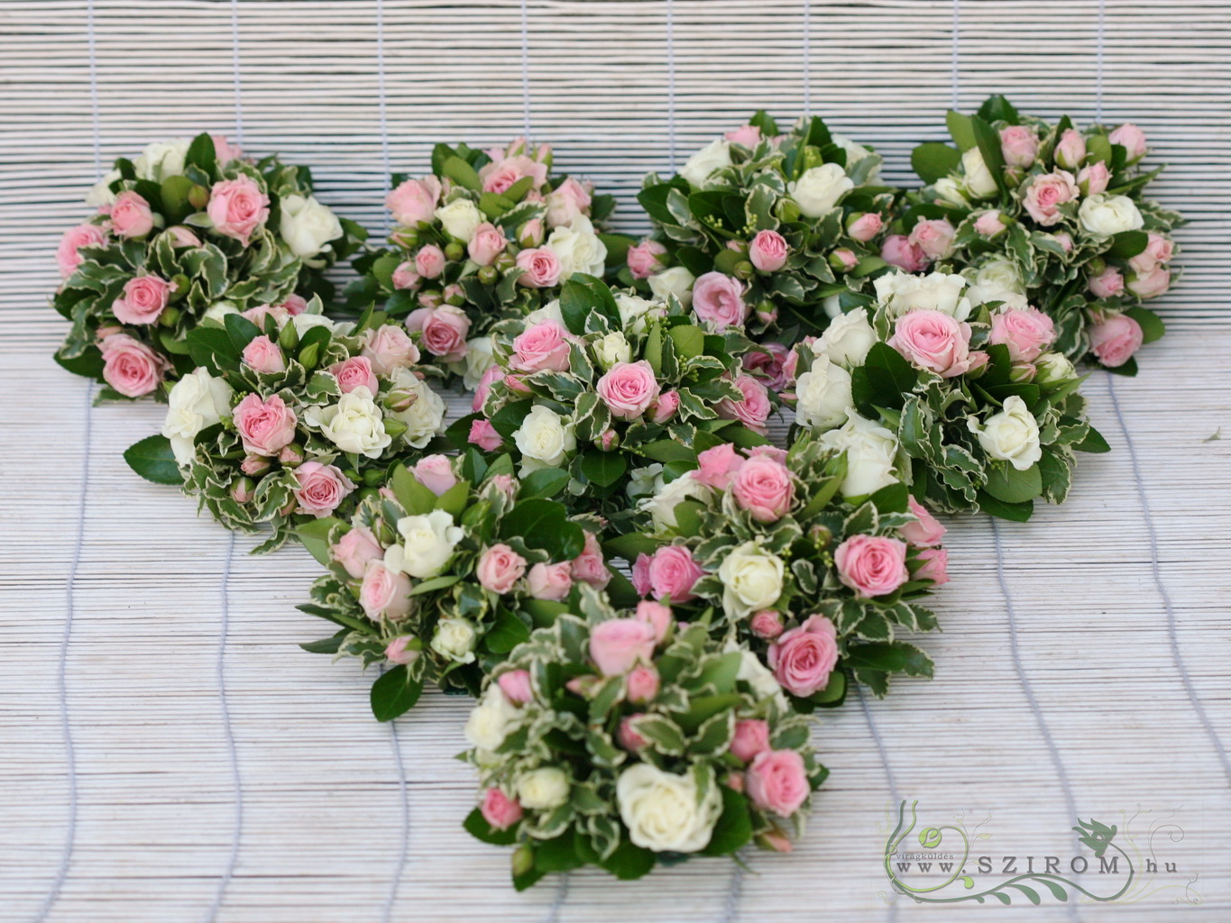 Mini asztaldíszek bokros rózsával 1 db (rózsaszín, fehér), esküvő