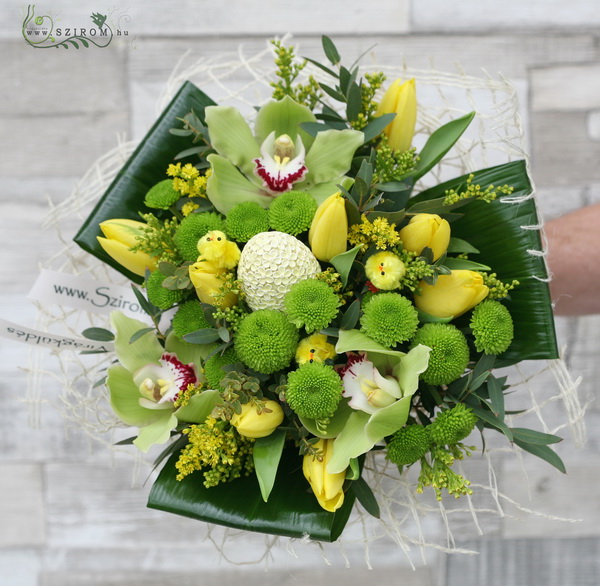 flower delivery Budapest - Easter chick bouquet (17 stems)