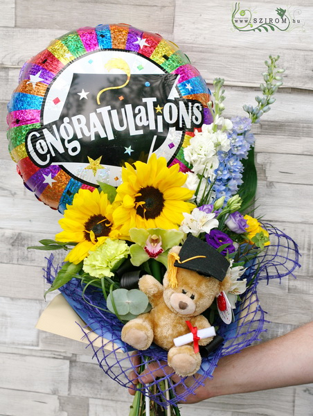 flower delivery Budapest - Graduation bouquet with balloon and teddy (9 stems)