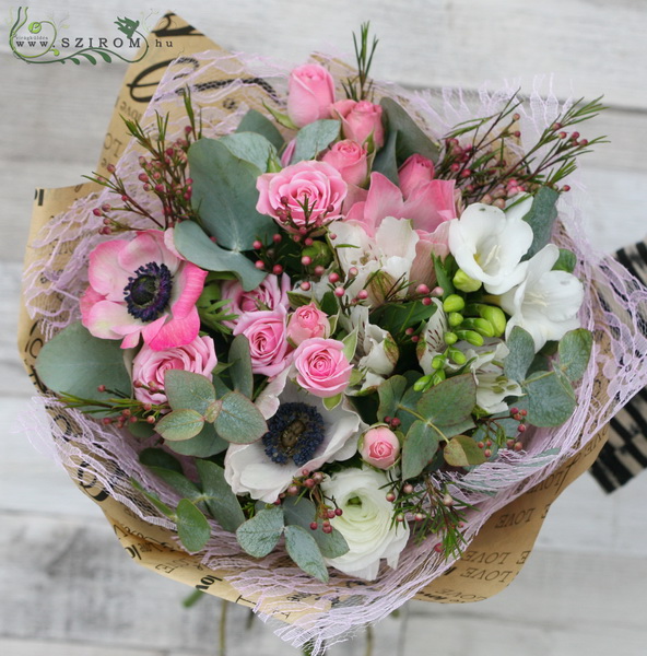 flower delivery Budapest - Pink vintage round bouquet (17 stems)