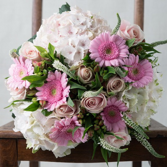 flower delivery Budapest - Big pink round bouquet with hydrangeas, roses, gerberas (23 stems)