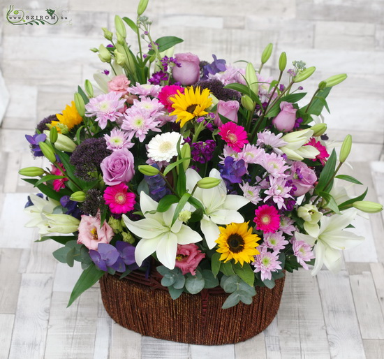 flower delivery Budapest - Big mixed flowerbasket (36 stems)