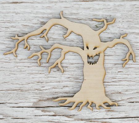 flower delivery Budapest - wooden scary tree (15cm)