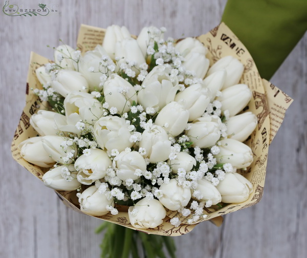 flower delivery Budapest - bouquet made of 33 white tulips