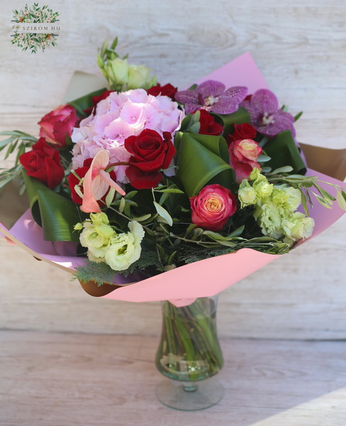 flower delivery Budapest - Big bouquet in vase with vanda orchids, roses, hydrangea (17 stems)