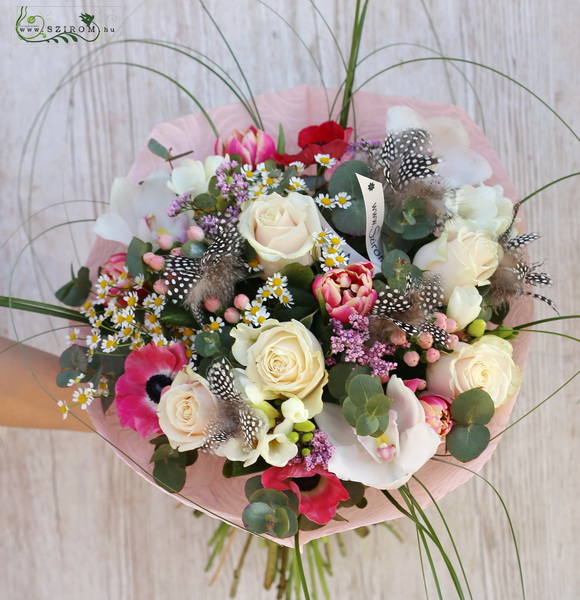 flower delivery Budapest - Premium bouquet with guinea fowl feathers (27 stems)
