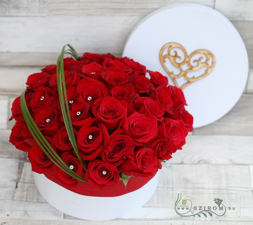 flower delivery Budapest - big red rose box with 35 roses, diamanté pins
