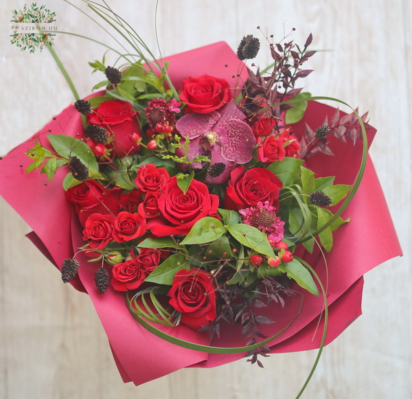 flower delivery Budapest - Red velvety bouquet with roses, orchid, small flowers (20 stem)